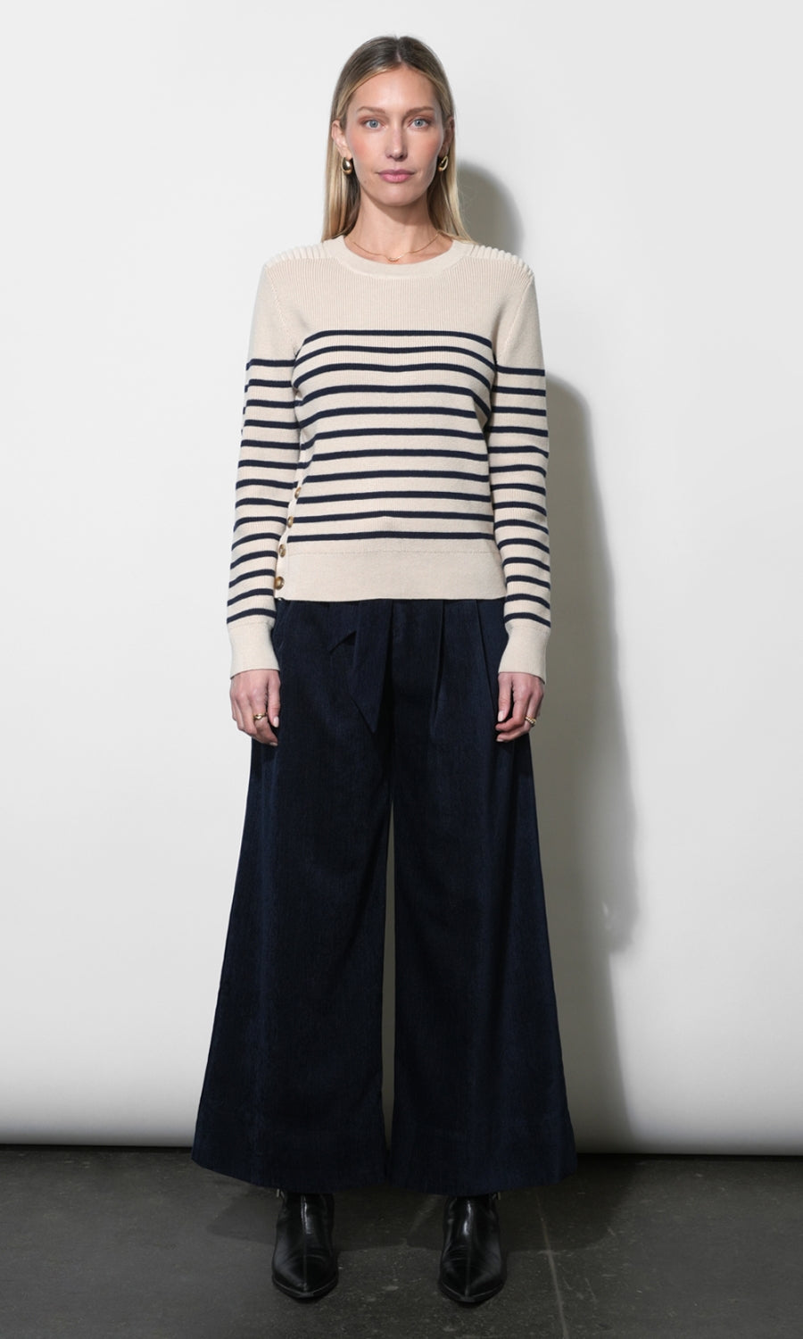 G269P6587_NAVY