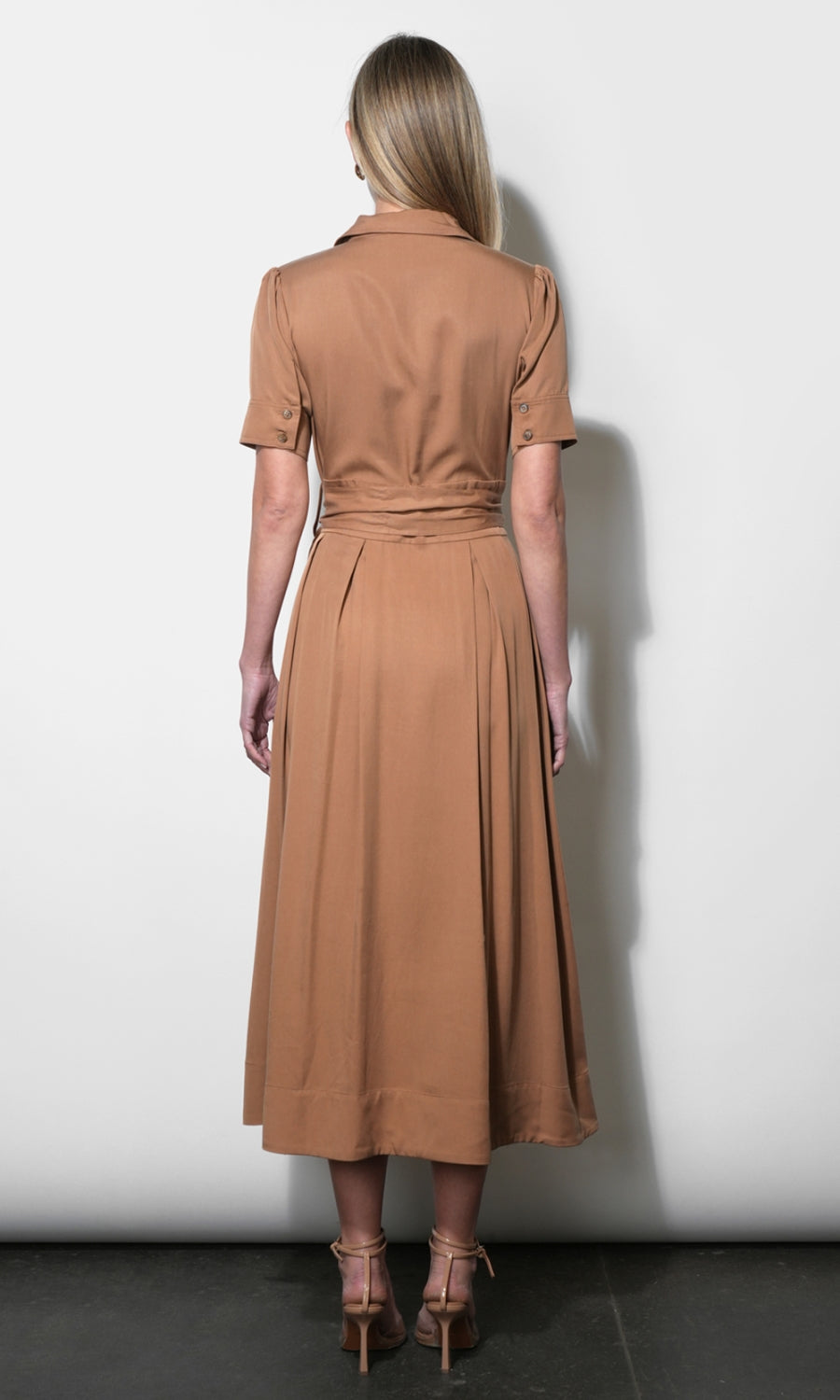 G268D7277_CAMEL