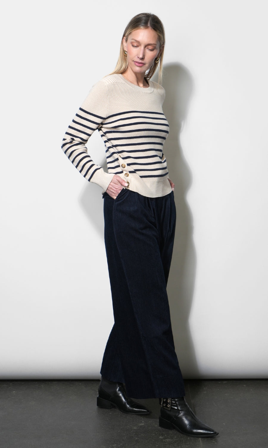 G269P6587_NAVY