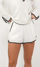 Beverly Linen Dolphin Hem Shorts