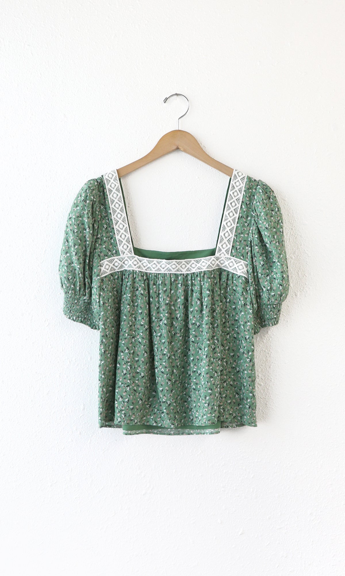 Kelly Lace Trim Floral Top