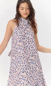 Close-up of halter neckline.