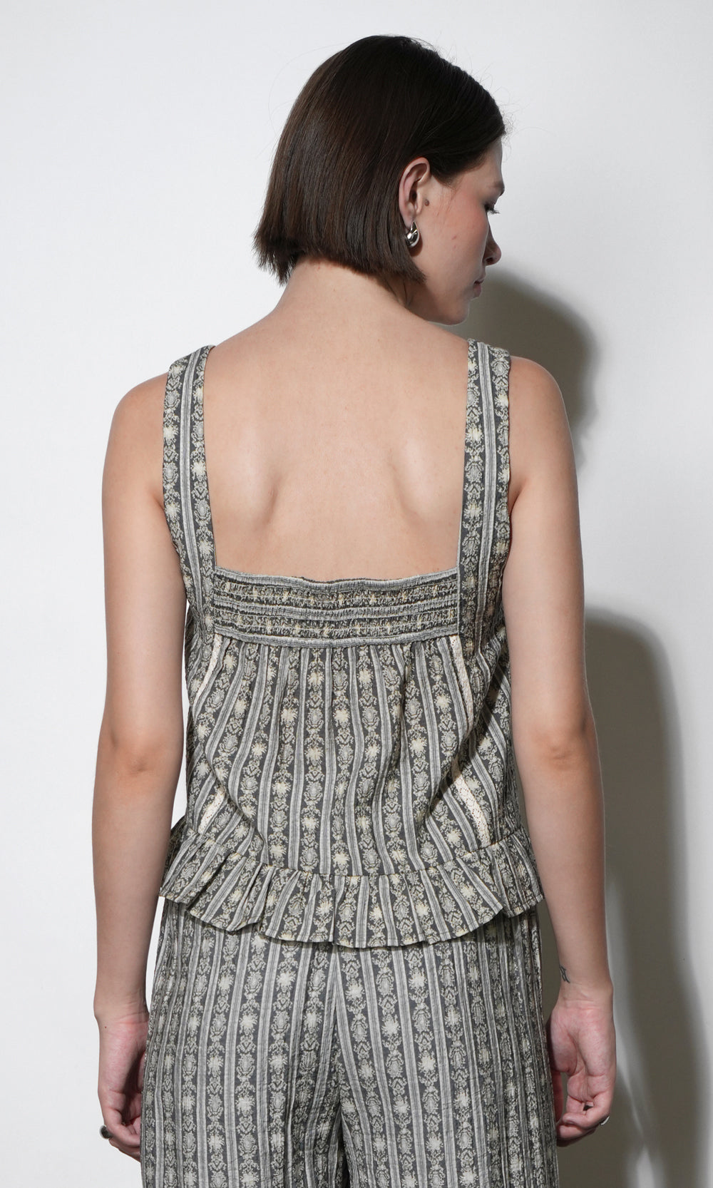 Nova Stripe Pattern Square Neck Sleeveless Top