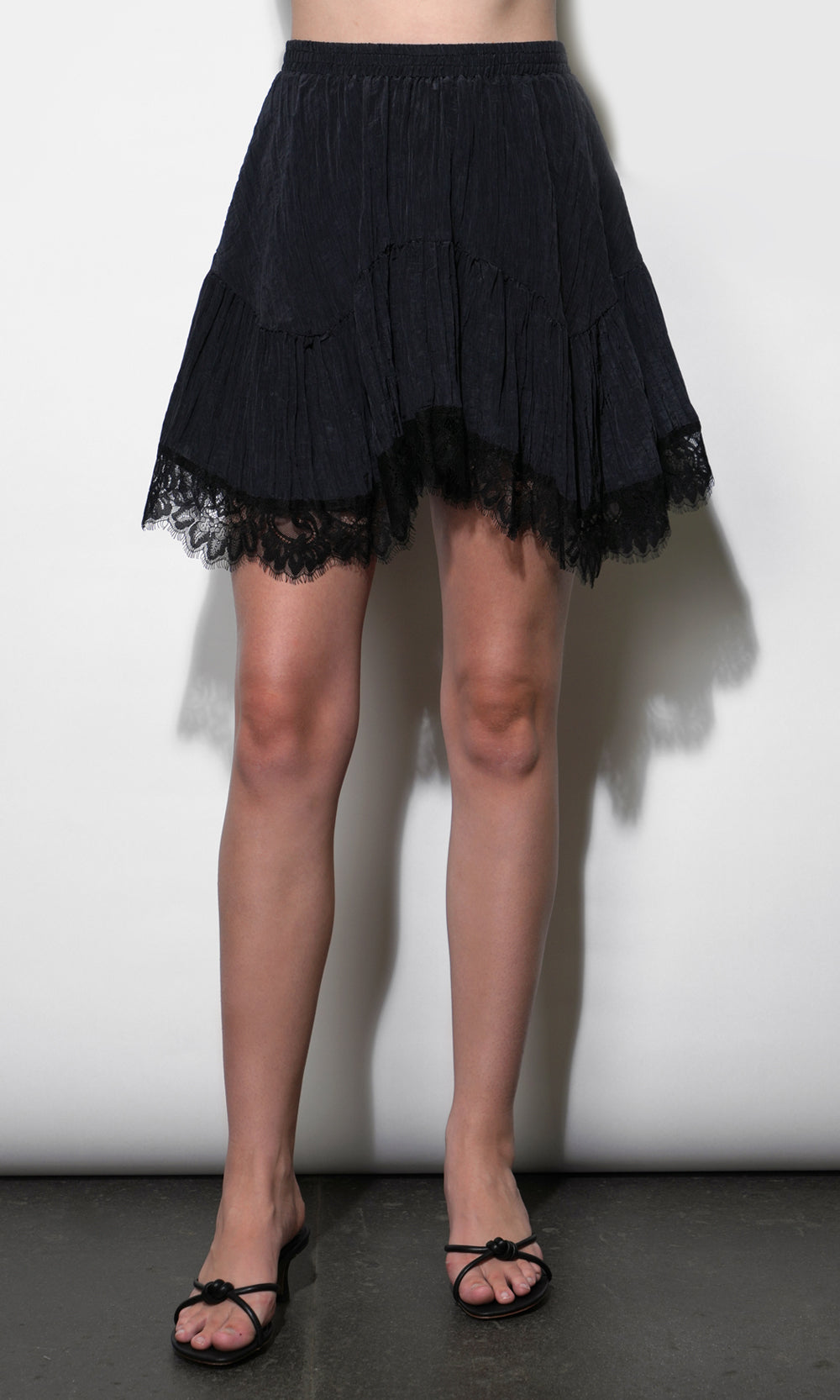 Natalie Hanky Lace Hem Skirt G263S9457