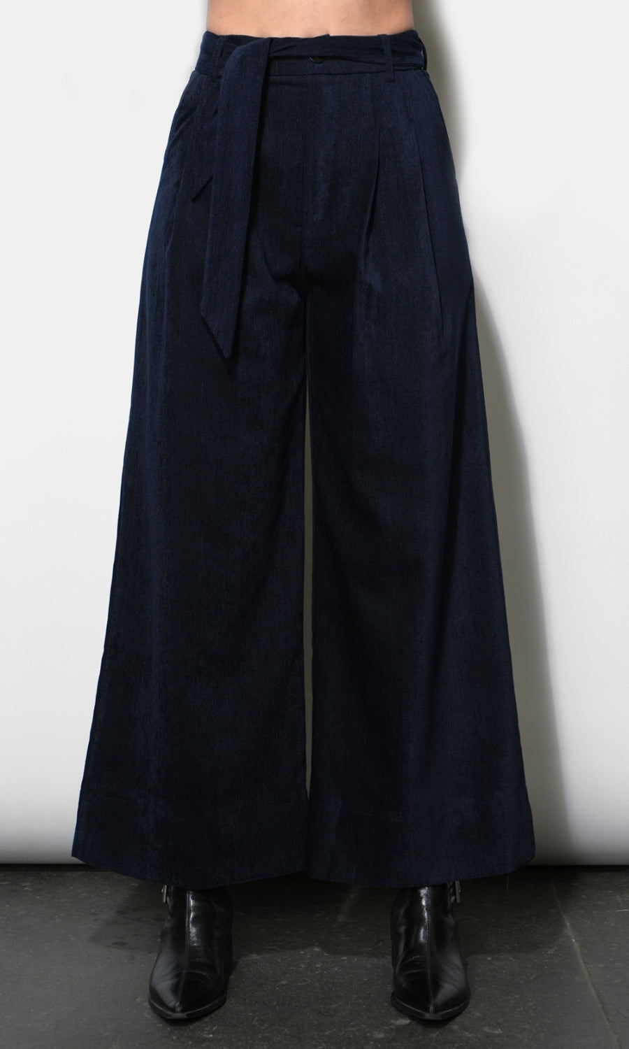 G269P6587_NAVY