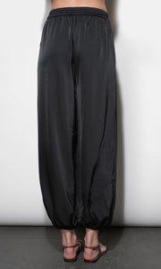 G266P6585_BLACK