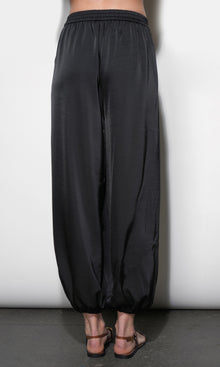 G266P6585_BLACK