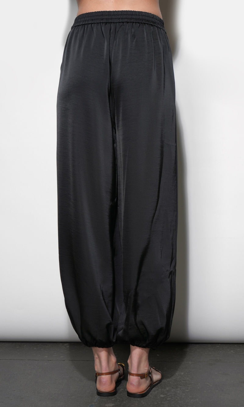 G266P6585_BLACK