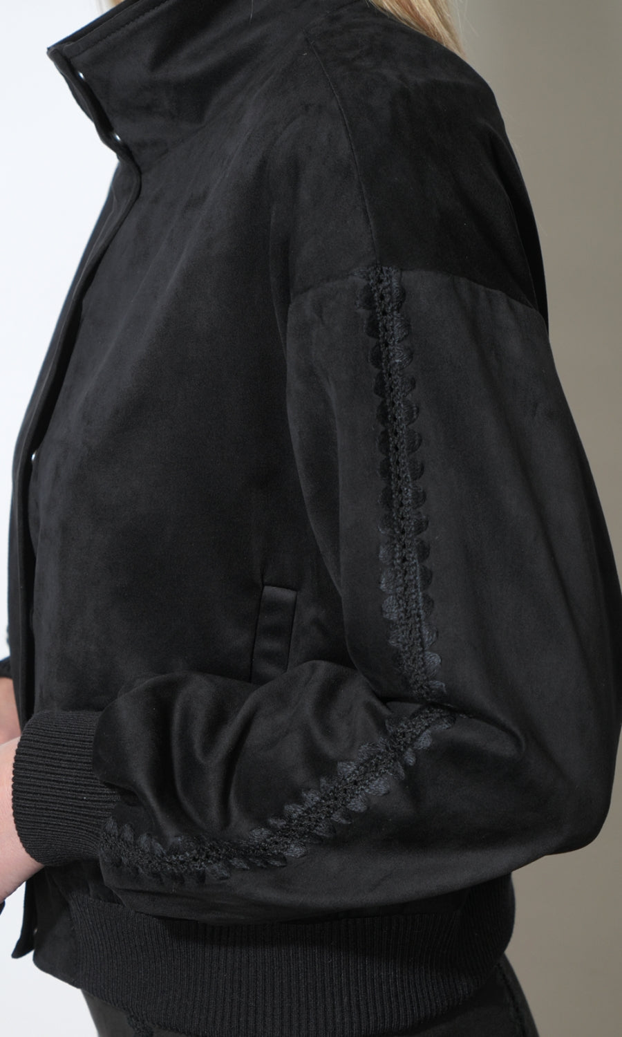 G267J1891_BLACK