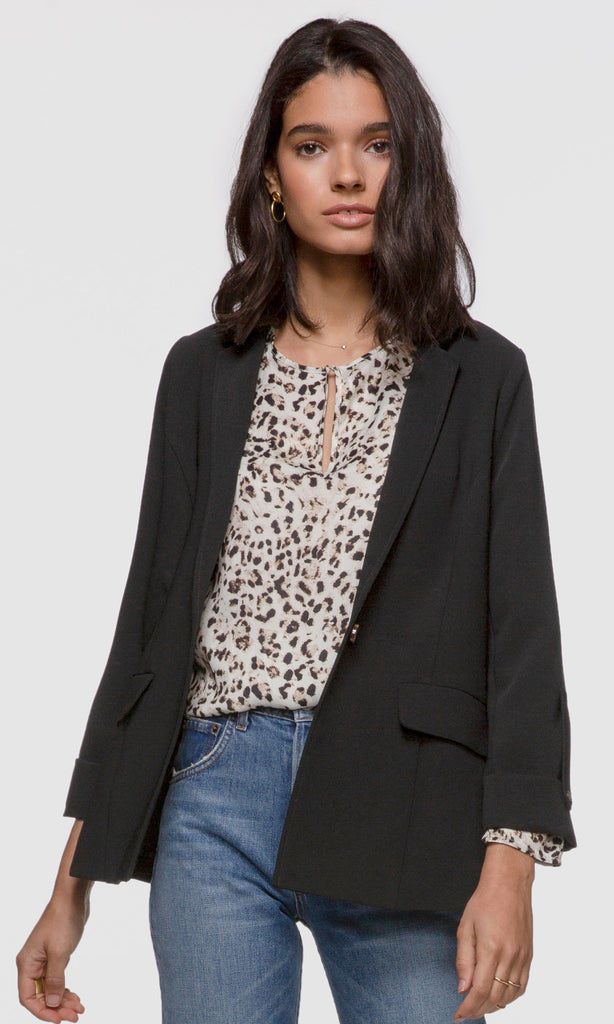 Women's black crepe jacket with sleeve tab
