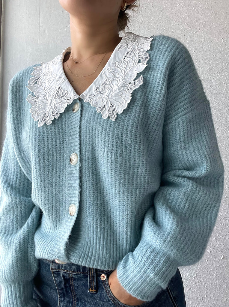 Embroidered collar knitted sweater 
